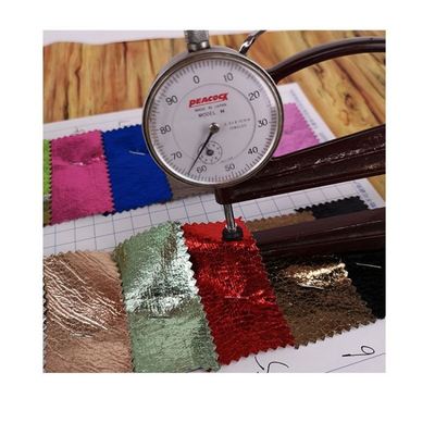 PVC حبوب التماسيح الجلد الاصطناعي النسيج المضغوط المقاوم للماء للمحفظة الأحذية دفتر ملاحظات كيس الأريكة الأثاث الاستخدام