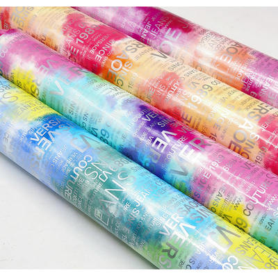 PU قوس قزح رسالة طباعة مجلة التصميم الجلد الاصطناعي المقاوم للماء الجلد الزائف النسيج لحقيبة الأمتعة الأثاث التجميلي / الأريكة