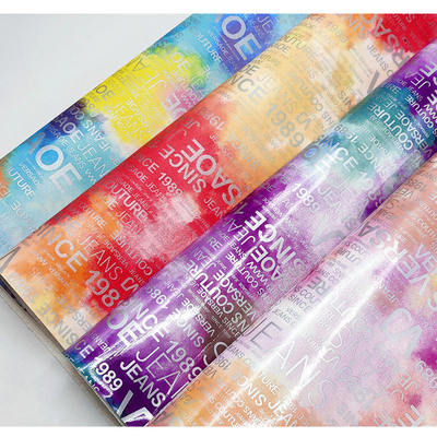 PU قوس قزح رسالة طباعة مجلة التصميم الجلد الاصطناعي المقاوم للماء الجلد الزائف النسيج لحقيبة الأمتعة الأثاث التجميلي / الأريكة