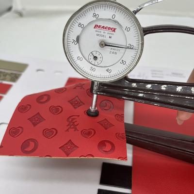 الجلد الاصطناعي المضغوط من PU لحقيبة الأحذية حزمة طاولة المريحة القماش الجلدي الاصطناعي