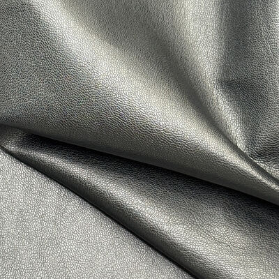 السعر الرخيص PVC مرنة جلد الخراف الجلد المزيف المقاوم للماء الجلد الاصطناعي للملابس الملابس البنطال تمدد الإغلاق السوداء