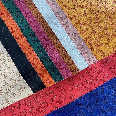 نسيج جلدي صناعي من البولي يوريثين فينيل مخصص بتأثير تغيير اللون والنقش للأثاث، للأحذية، الحقائب، مفارش الطاولات، وتغطية الأرائك