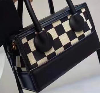 1.0 مم سميكة الكتان منقوشة الكتان نسيج مرن مقاوم للماء يتدفق في الهواء الطلق للأريكة حقيبة مقعد السيارة حزام الأمان جلد صناعي منسوج 12